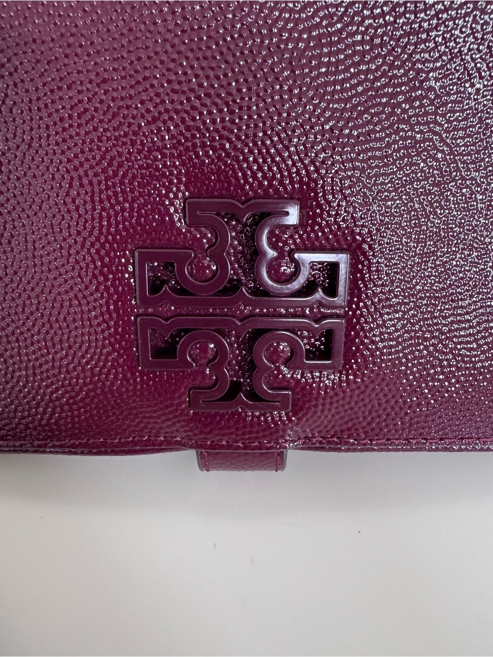Tory Burch Robinson Patent Saffiano Leather Wristlet Wallet NWOT Burgundy Clutch - Picture 4 of 16